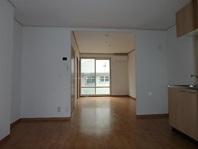 �y�����E���r���O�z�@