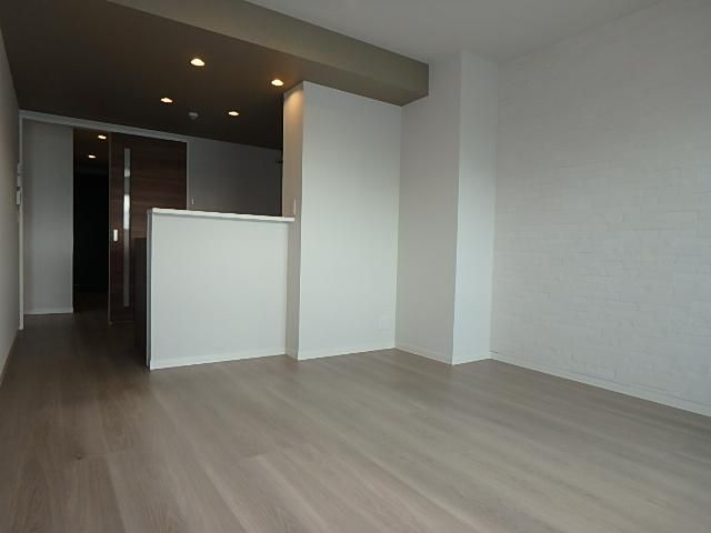 �y�����E���r���O�z�@