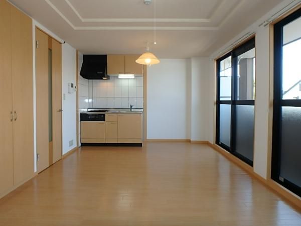 �y���ԁE���r���O�z�@