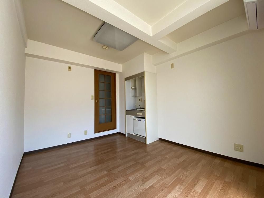 �y���ԁE���r���O�z�@