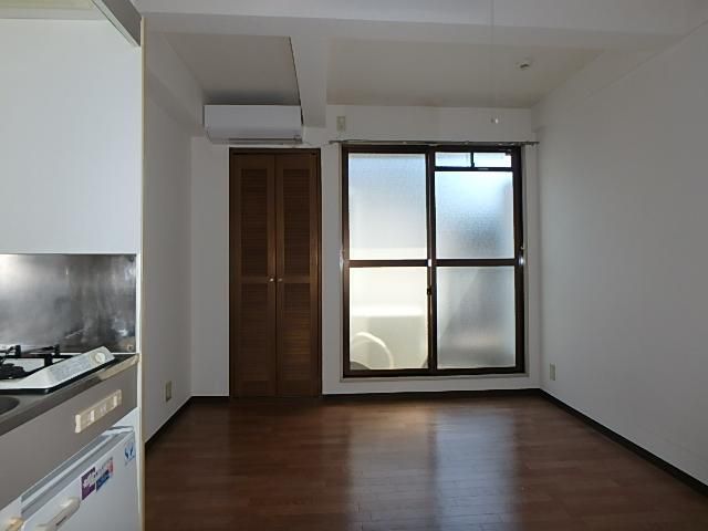 �y�����E���r���O�z�@