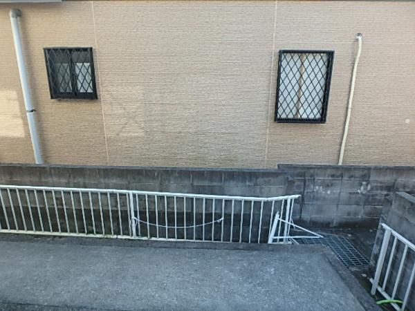 y]z@