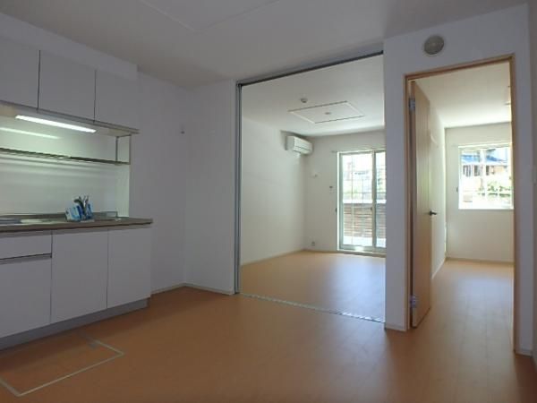 �y���ԁE���r���O�z�@