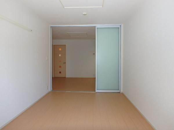 �y�����E���r���O�z�@