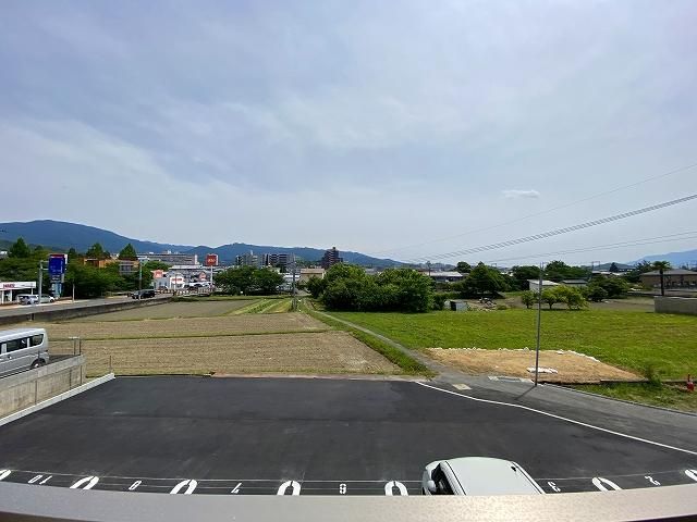 y]z@