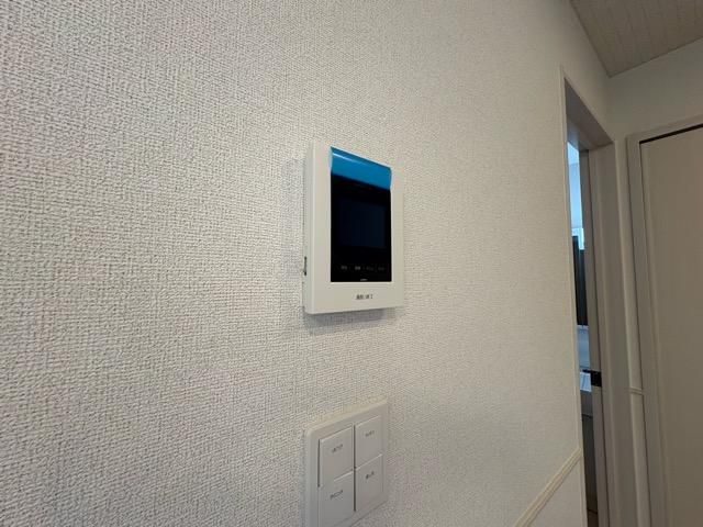 �y�Z�L�����e�B�z�@