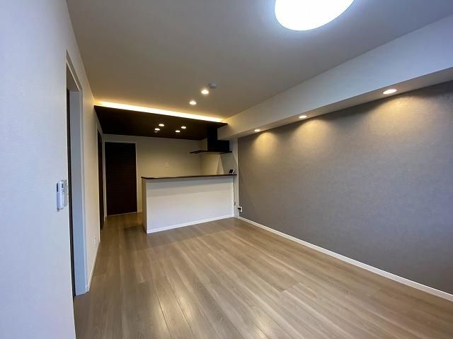 �y���ԁE���r���O�z�@