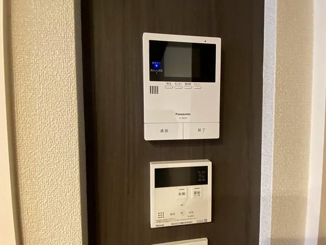 �y�Z�L�����e�B�z�@