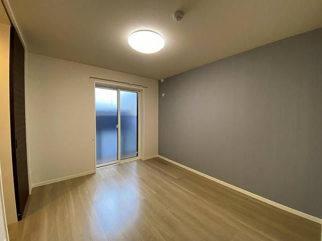 �y�����E���r���O�z�@