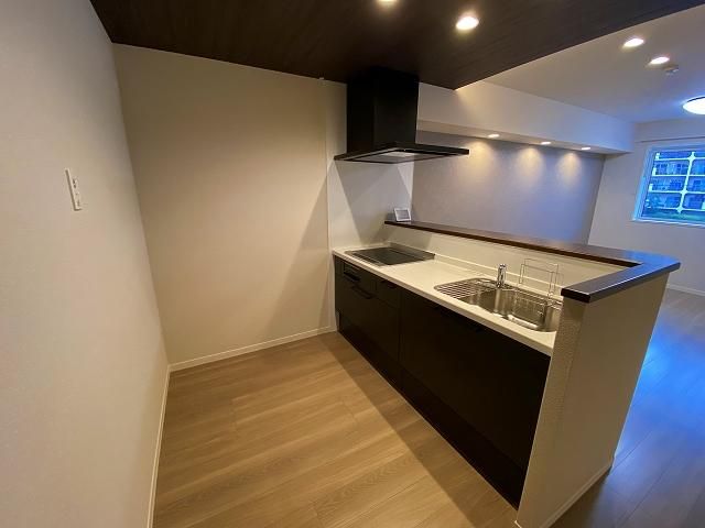 �y�L�b�`���z�@