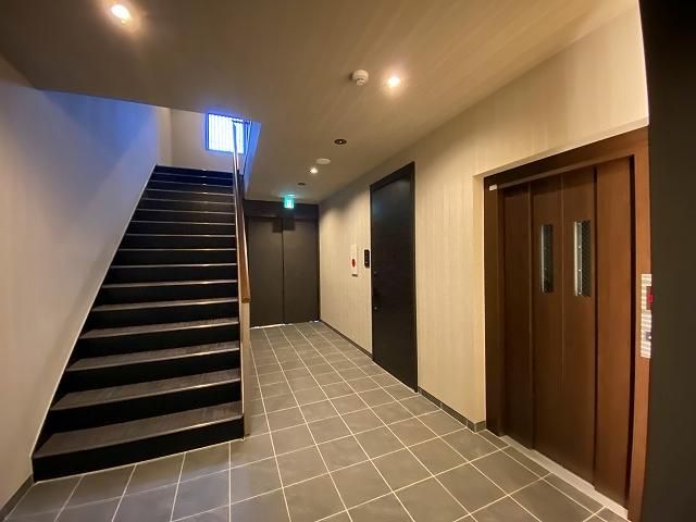 �y�G���g�����X�z�@