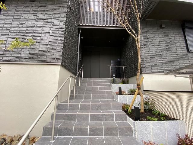 �y�G���g�����X�z�@