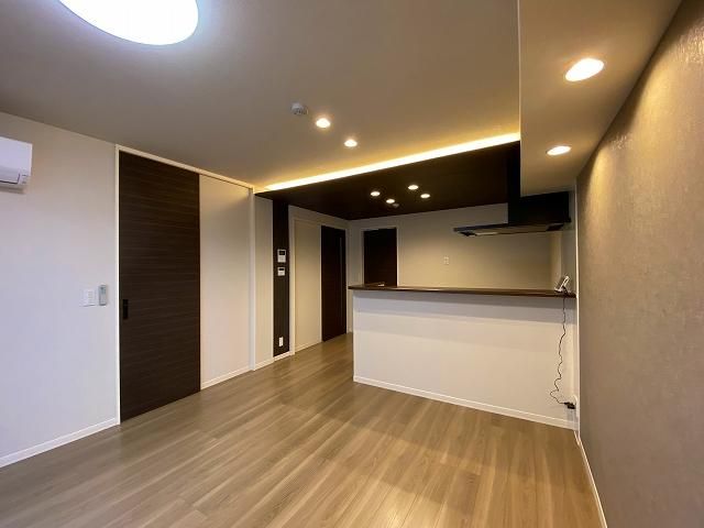 �y�����E���r���O�z�@