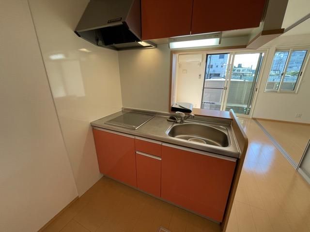 �y�L�b�`���z�@���J�E���^�[�L�b�`�����f�G�ȋ�Ԃ�n��܂���