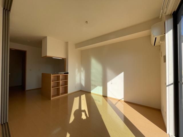 �y�����E���r���O�z�@