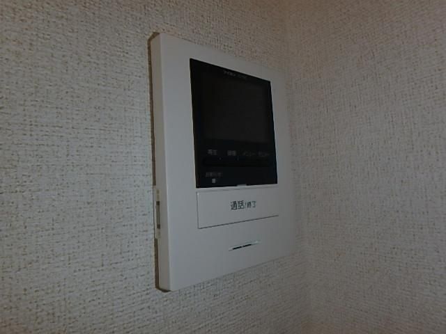 �y�Z�L�����e�B�z�@