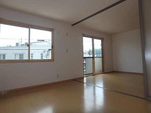 �y�����E���r���O�z�@