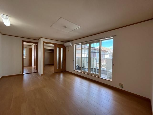 �y�����E���r���O�z�@