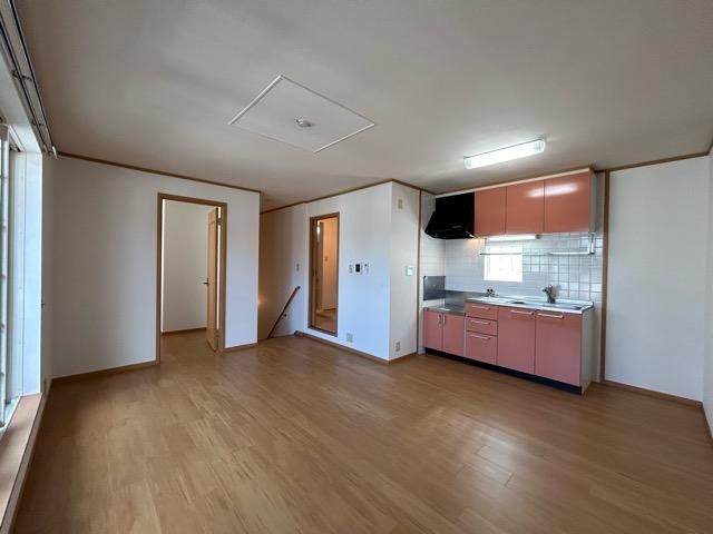 �y�����E���r���O�z�@