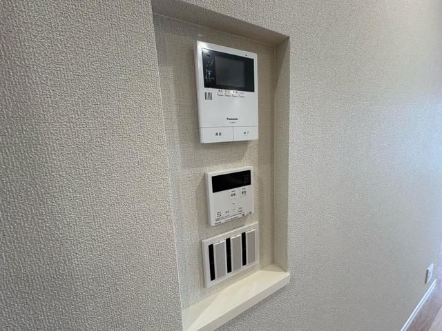 �y�Z�L�����e�B�z�@