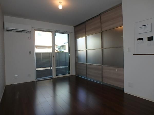 �y�����E���r���O�z�@