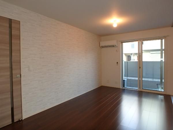 �y�����E���r���O�z�@