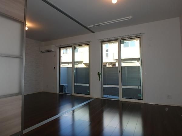 �y�����E���r���O�z�@