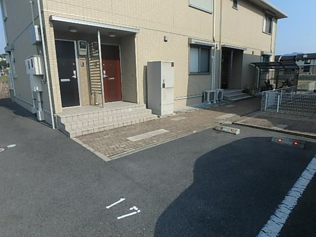 yԏz@