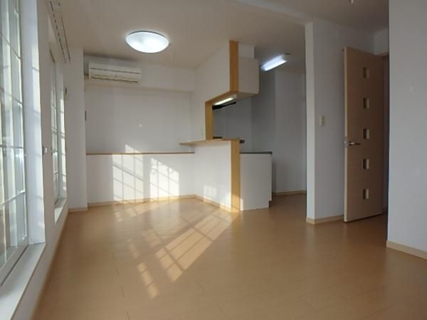 �y�����E���r���O�z�@