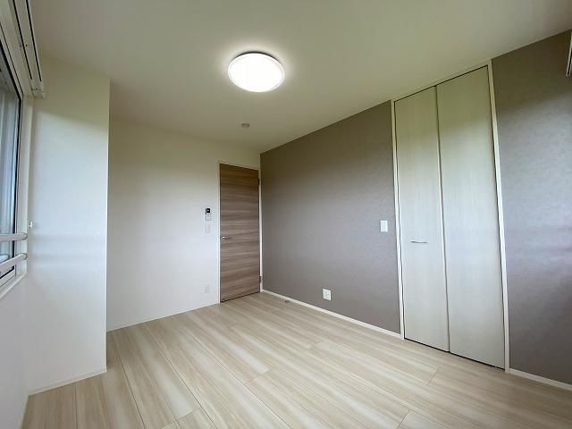 �y�����E���r���O�z�@