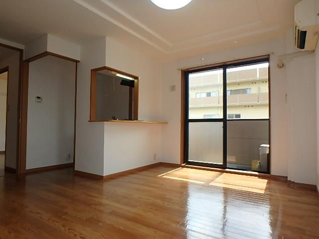 �y���ԁE���r���O�z�@