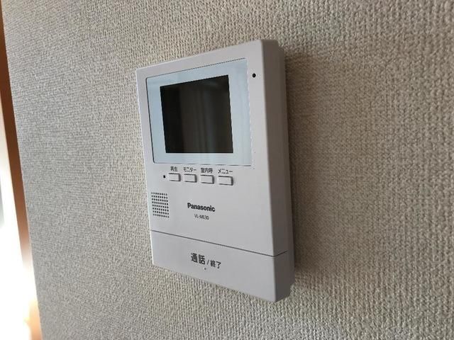 �y�Z�L�����e�B�z�@