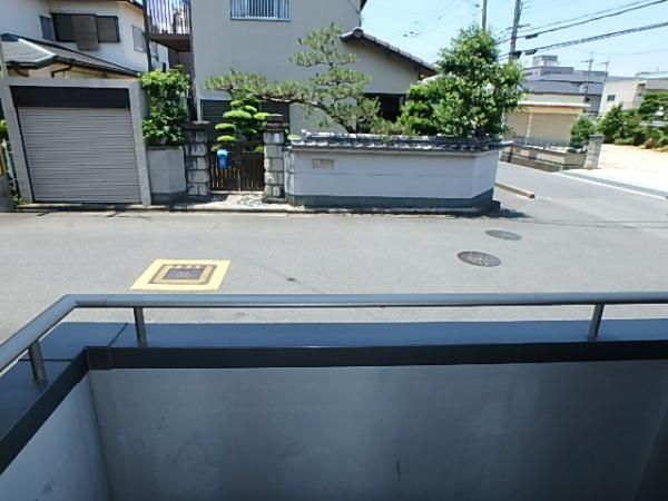 y]z@
