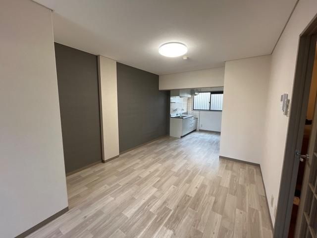 �y���ԁE���r���O�z�@